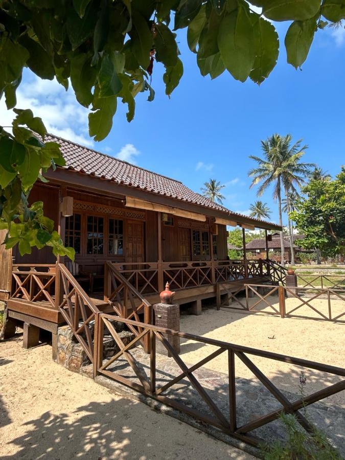 Dewa Daru Resort Ilhas Karimunjava Exterior foto